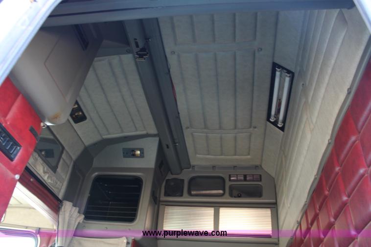 image for item AO9642 1999 Peterbilt 379 semi truck