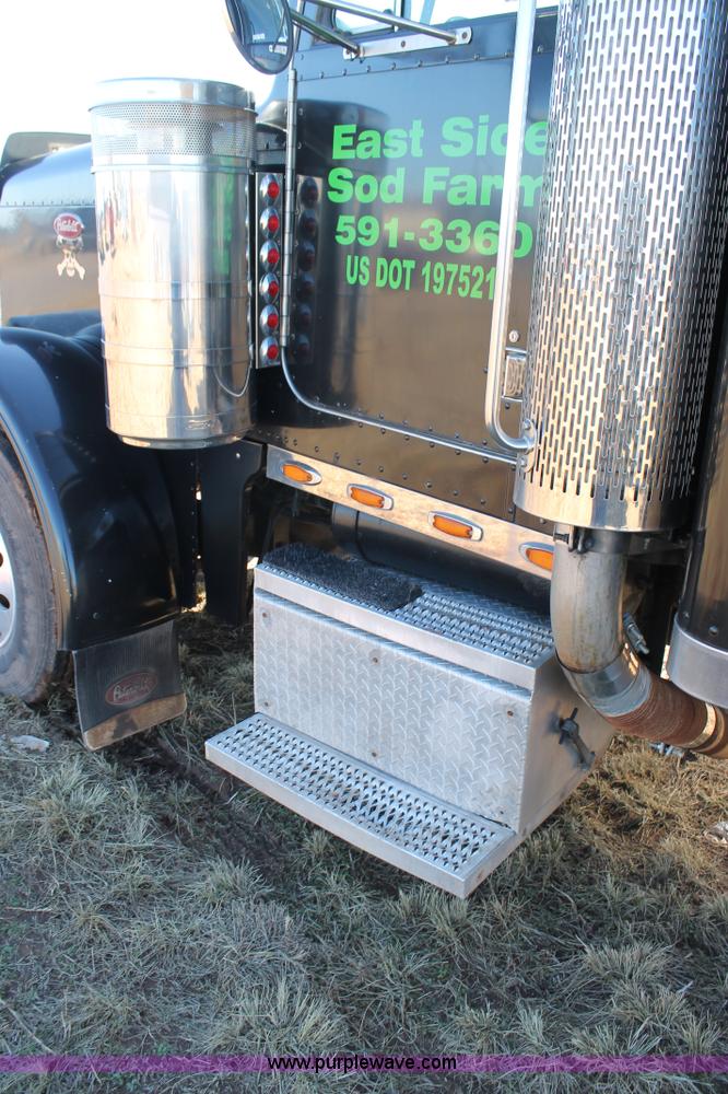 image for item AO9642 1999 Peterbilt 379 semi truck