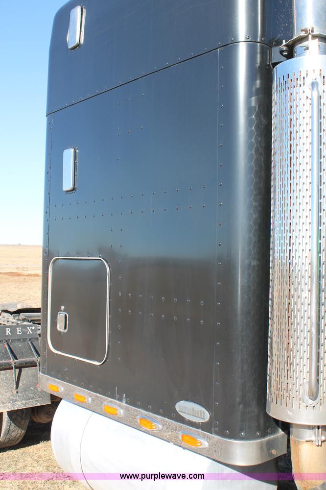 image for item AO9642 1999 Peterbilt 379 semi truck