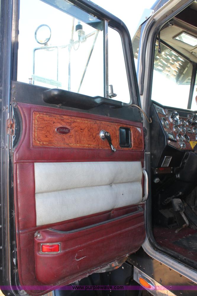image for item AO9642 1999 Peterbilt 379 semi truck