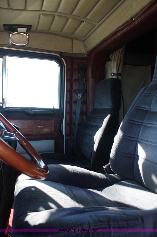 image for item AO9642 1999 Peterbilt 379 semi truck