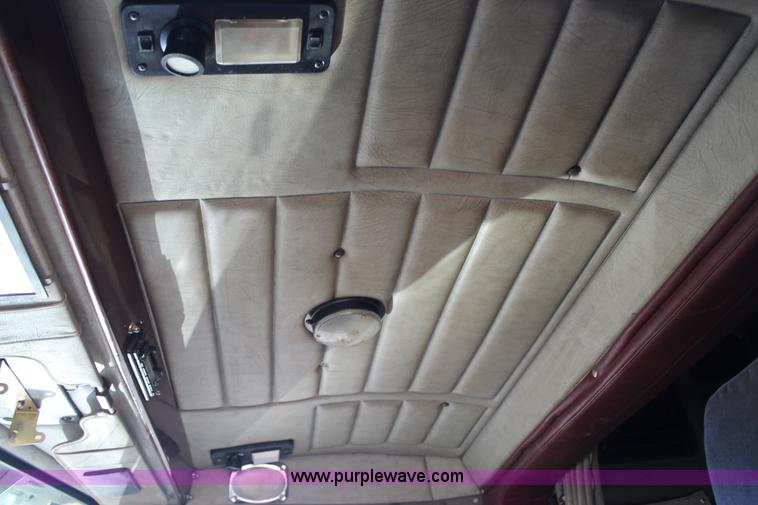 image for item AO9642 1999 Peterbilt 379 semi truck