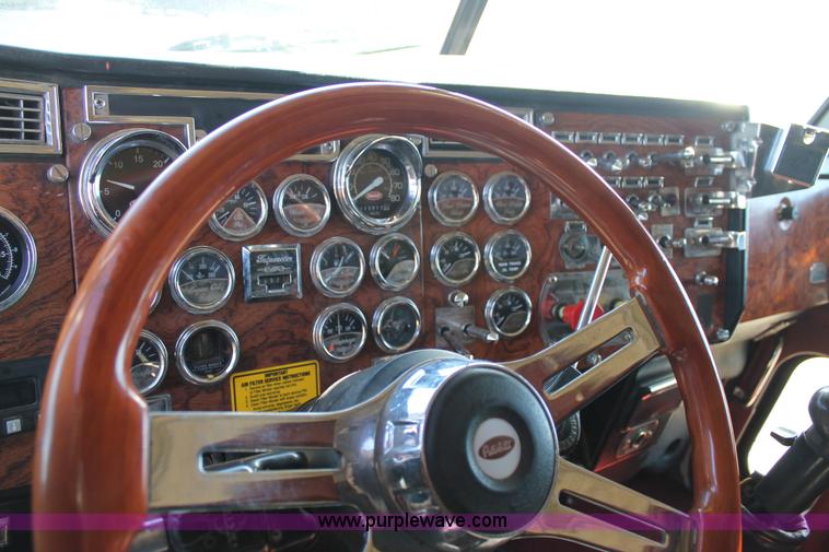 image for item AO9642 1999 Peterbilt 379 semi truck