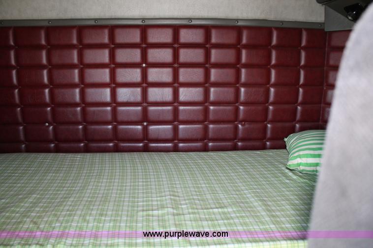 image for item AO9642 1999 Peterbilt 379 semi truck