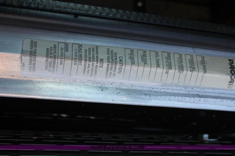 image for item AO9642 1999 Peterbilt 379 semi truck