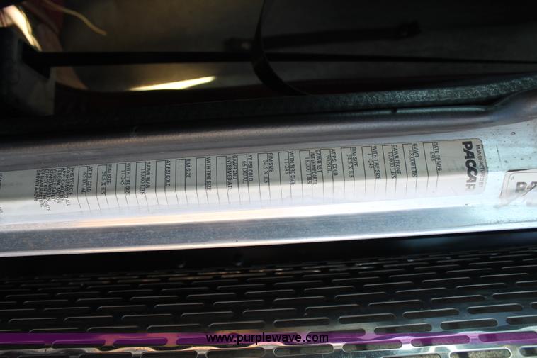 image for item AO9642 1999 Peterbilt 379 semi truck