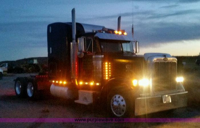 image for item AO9642 1999 Peterbilt 379 semi truck