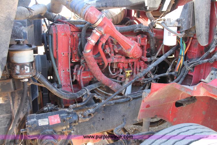 image for item H1694 2005 International 9400i semi truck