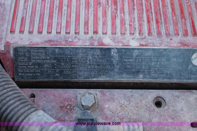 image for item H1694 2005 International 9400i semi truck