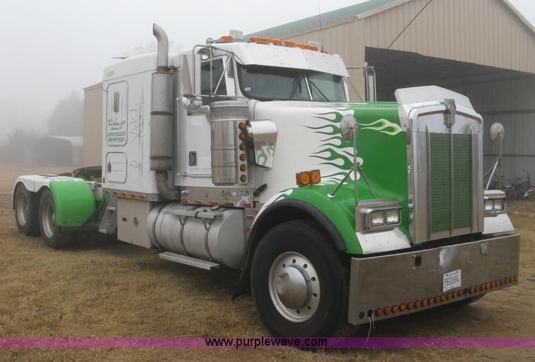 image for item H9352 1997 Kenworth W900 S-Class Severe Duty semi truck