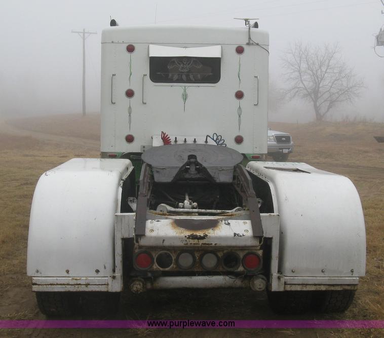 image for item H9352 1997 Kenworth W900 S-Class Severe Duty semi truck