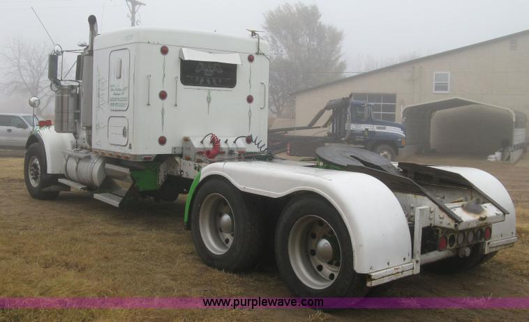 image for item H9352 1997 Kenworth W900 S-Class Severe Duty semi truck