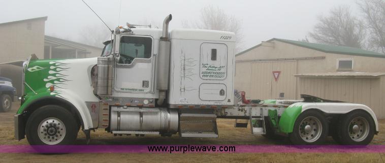 image for item H9352 1997 Kenworth W900 S-Class Severe Duty semi truck
