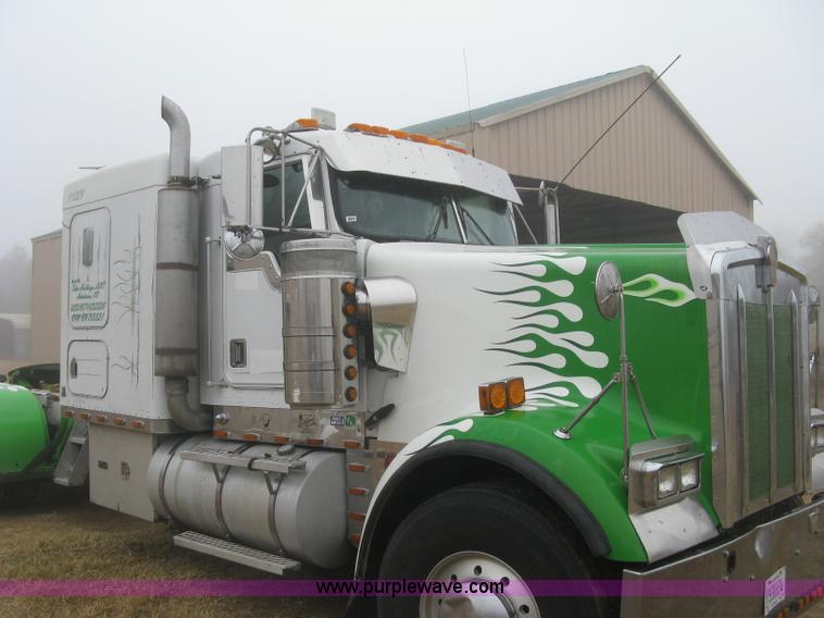 image for item H9352 1997 Kenworth W900 S-Class Severe Duty semi truck