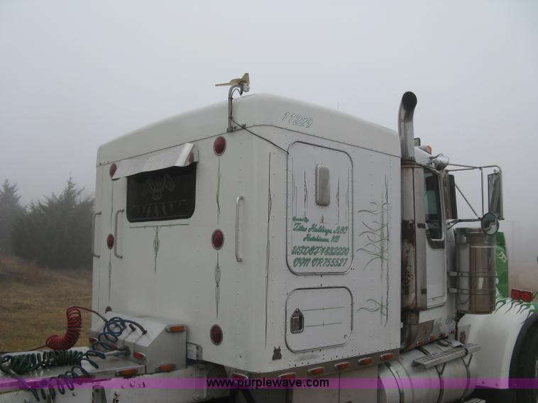 image for item H9352 1997 Kenworth W900 S-Class Severe Duty semi truck