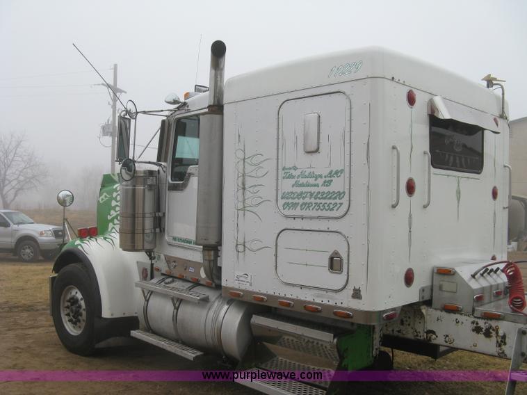 image for item H9352 1997 Kenworth W900 S-Class Severe Duty semi truck