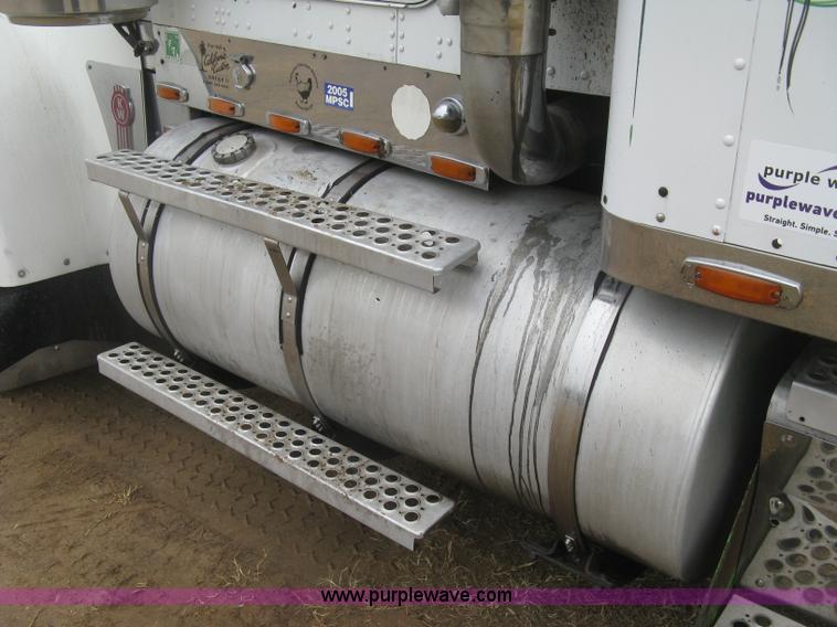 image for item H9352 1997 Kenworth W900 S-Class Severe Duty semi truck