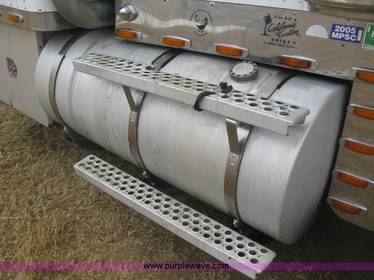 image for item H9352 1997 Kenworth W900 S-Class Severe Duty semi truck