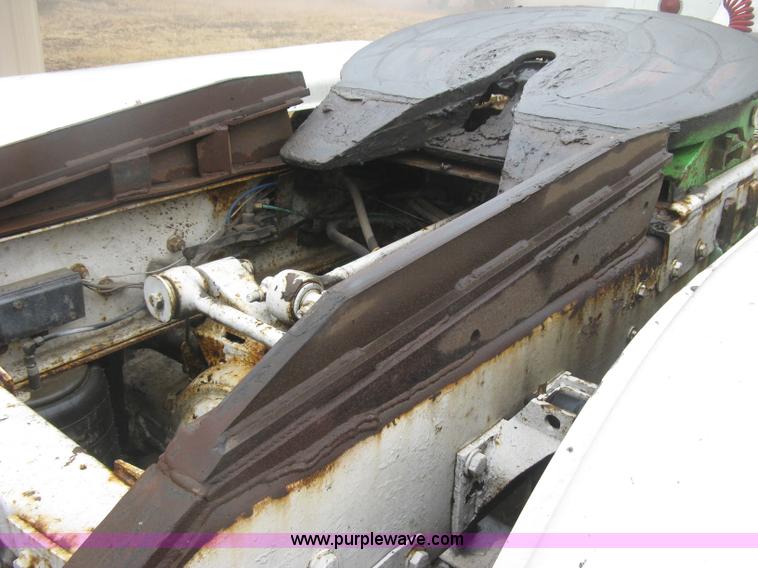 image for item H9352 1997 Kenworth W900 S-Class Severe Duty semi truck