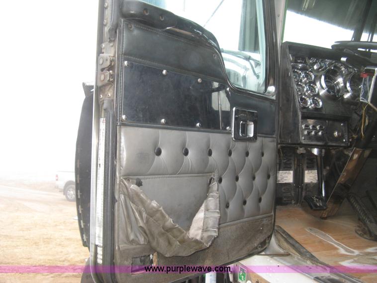 image for item H9352 1997 Kenworth W900 S-Class Severe Duty semi truck