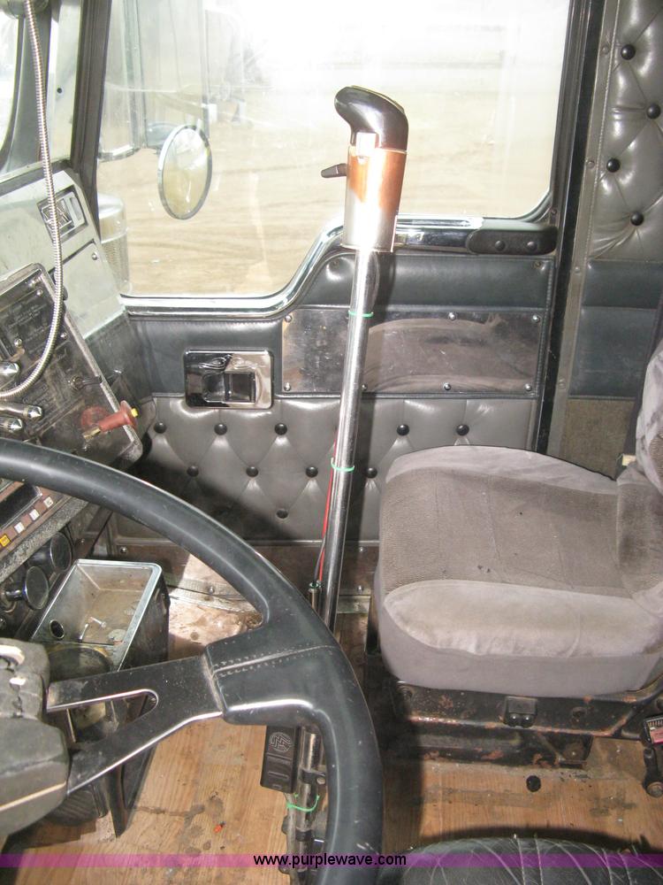 image for item H9352 1997 Kenworth W900 S-Class Severe Duty semi truck