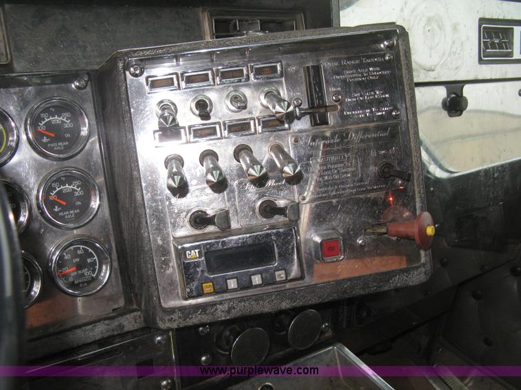 image for item H9352 1997 Kenworth W900 S-Class Severe Duty semi truck