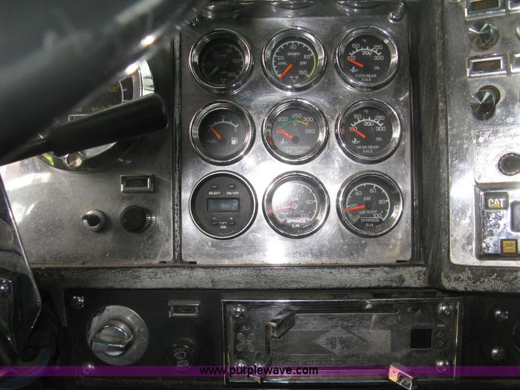 image for item H9352 1997 Kenworth W900 S-Class Severe Duty semi truck