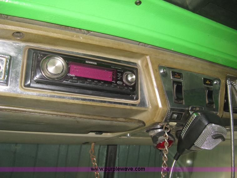 image for item H9352 1997 Kenworth W900 S-Class Severe Duty semi truck