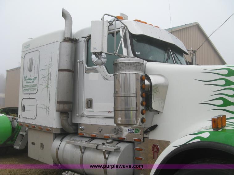 image for item H9352 1997 Kenworth W900 S-Class Severe Duty semi truck