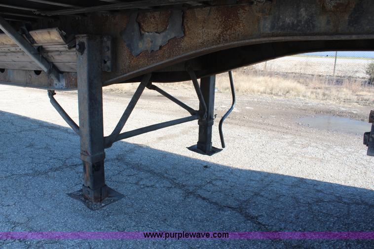 image for item I2394 1999 Transcraft Eagle spread axle flatbed trailer