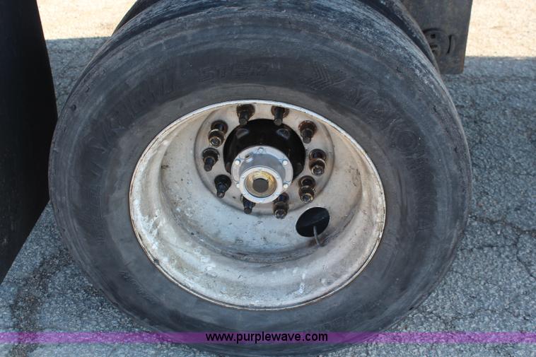 image for item I2394 1999 Transcraft Eagle spread axle flatbed trailer