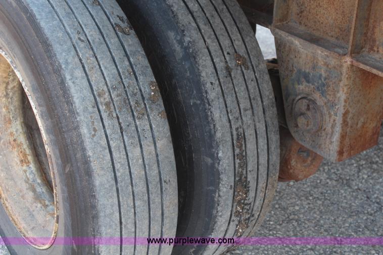 image for item I2394 1999 Transcraft Eagle spread axle flatbed trailer