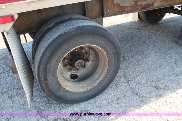 image for item I2394 1999 Transcraft Eagle spread axle flatbed trailer