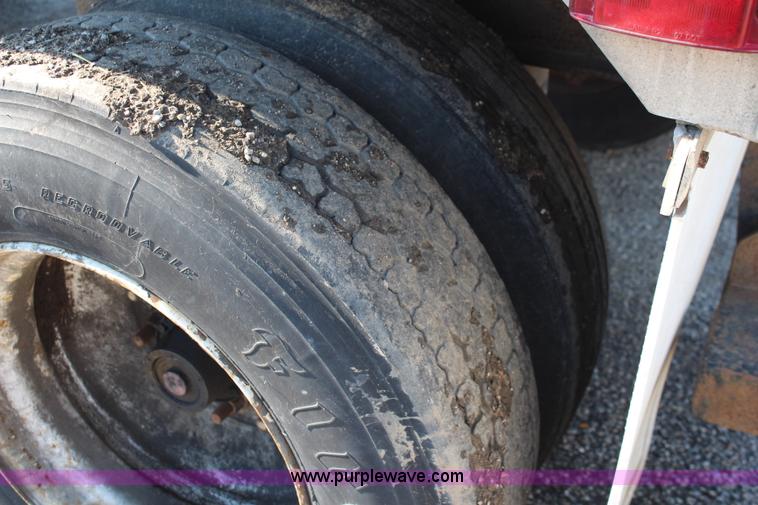 image for item I2394 1999 Transcraft Eagle spread axle flatbed trailer