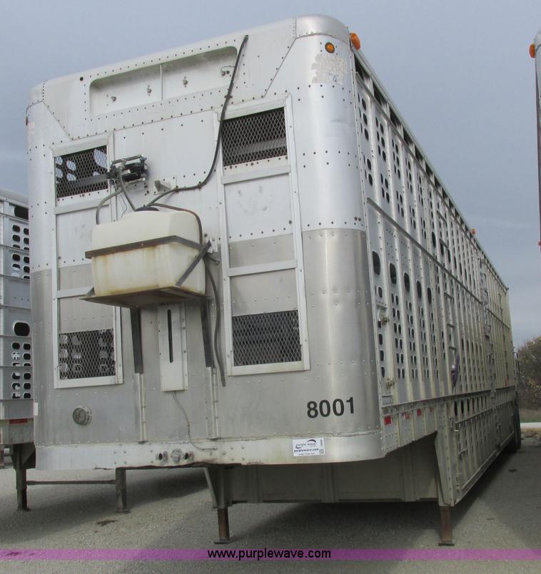 image for item I8886 1999 Wilson PSDCL-302P aluminum livestock trailer