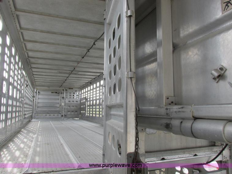 image for item I8886 1999 Wilson PSDCL-302P aluminum livestock trailer