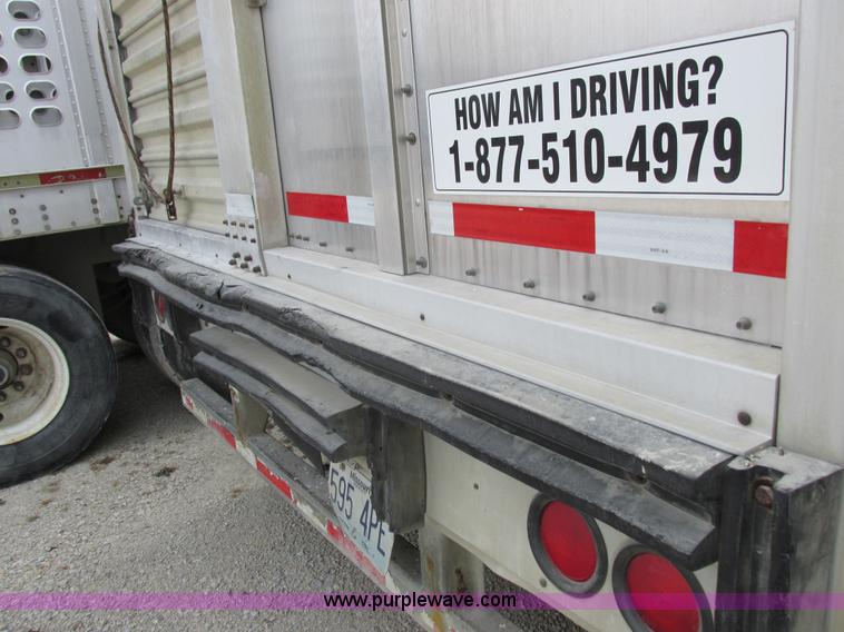 image for item I8886 1999 Wilson PSDCL-302P aluminum livestock trailer