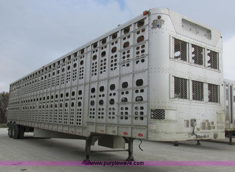 image for item I8889 2001 Wilson PSAL-303P aluminum livestock trailer