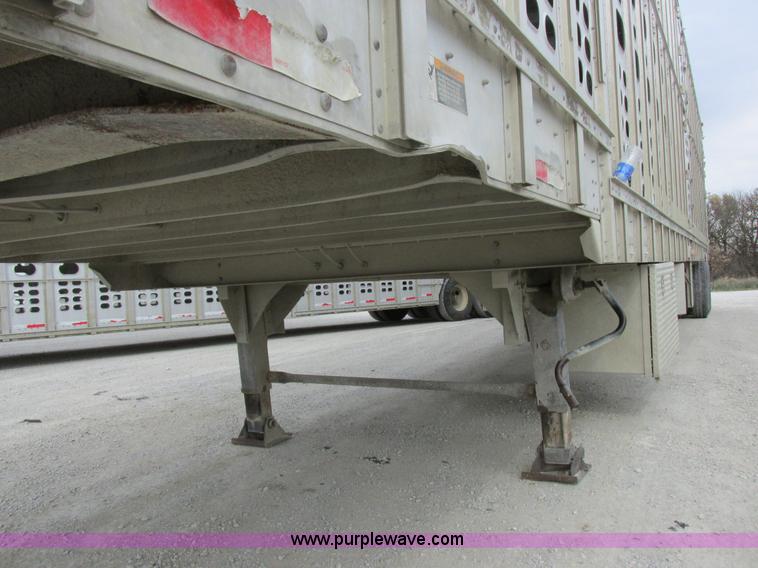 image for item I8889 2001 Wilson PSAL-303P aluminum livestock trailer