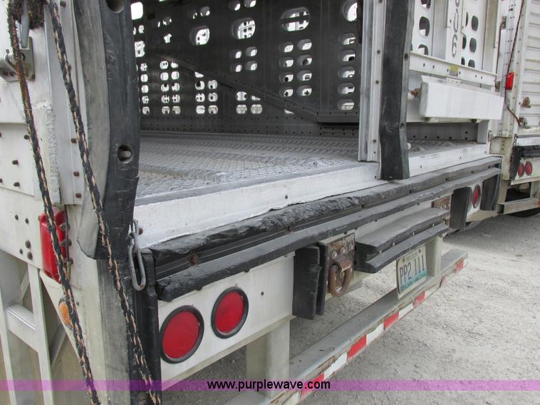 image for item I8889 2001 Wilson PSAL-303P aluminum livestock trailer
