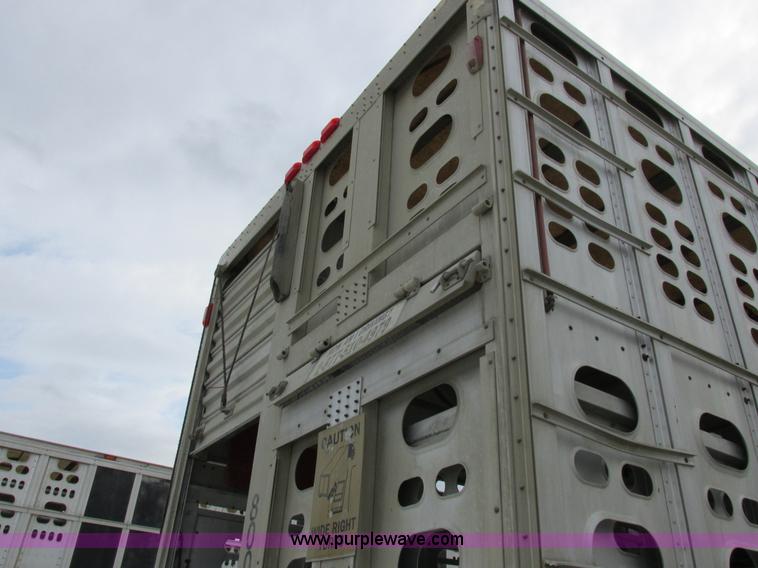 image for item I8889 2001 Wilson PSAL-303P aluminum livestock trailer