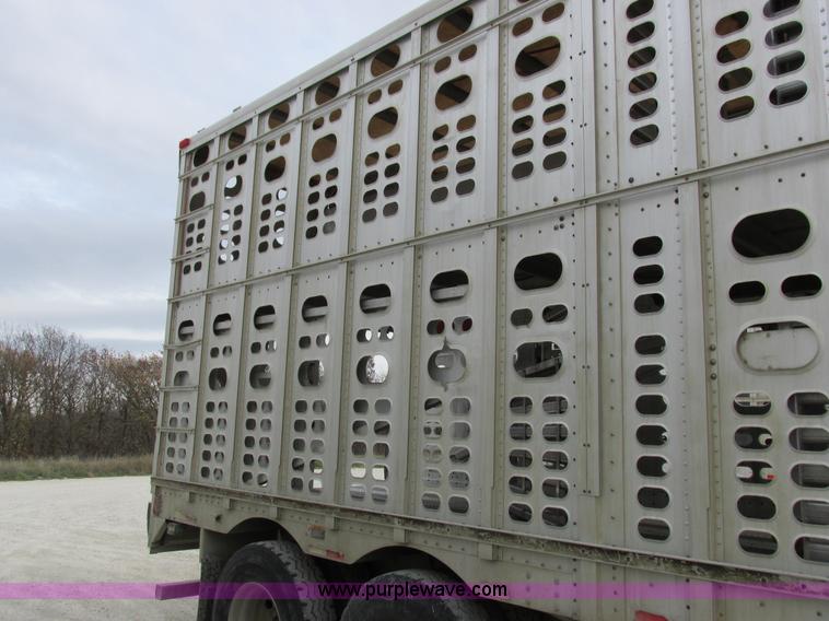 image for item I8889 2001 Wilson PSAL-303P aluminum livestock trailer