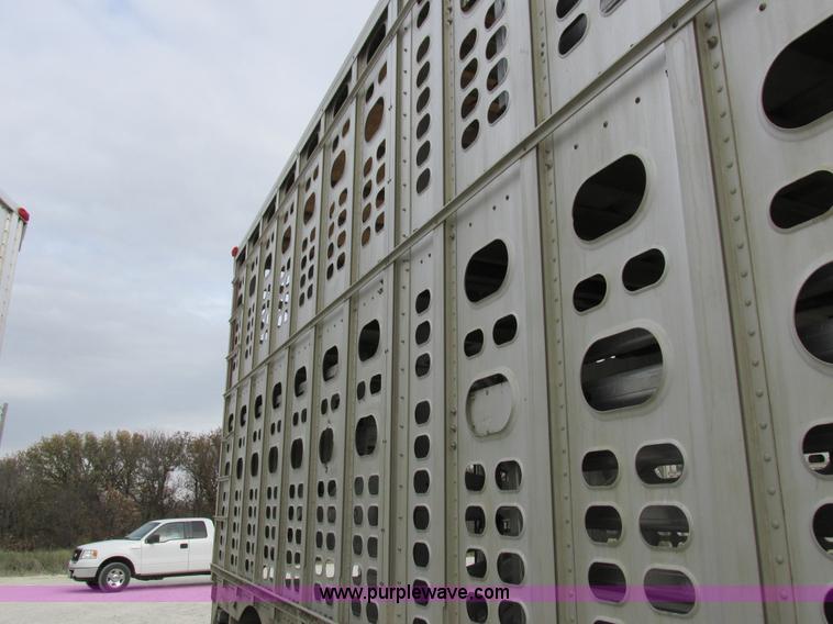 image for item I8889 2001 Wilson PSAL-303P aluminum livestock trailer
