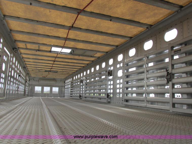 image for item I8889 2001 Wilson PSAL-303P aluminum livestock trailer