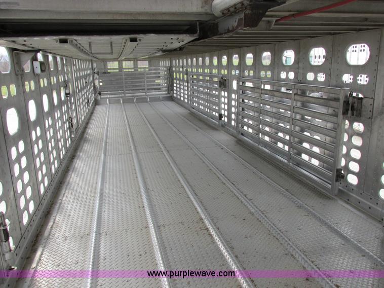 image for item I8889 2001 Wilson PSAL-303P aluminum livestock trailer