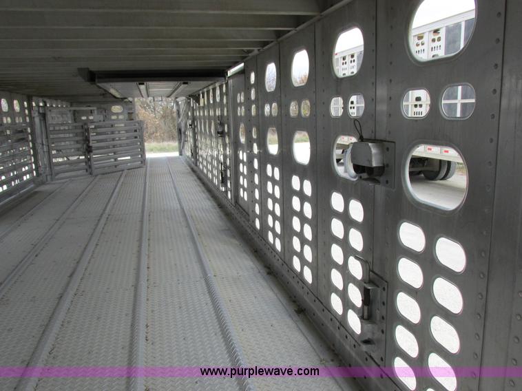 image for item I8889 2001 Wilson PSAL-303P aluminum livestock trailer