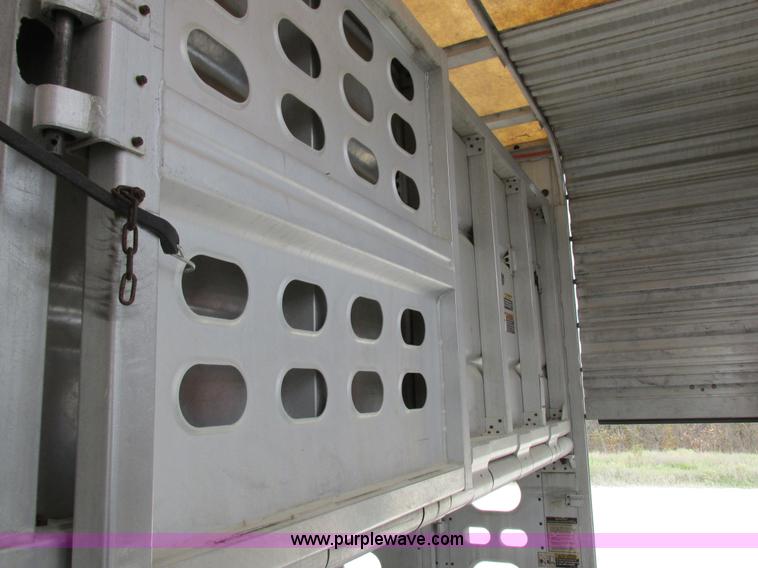 image for item I8889 2001 Wilson PSAL-303P aluminum livestock trailer