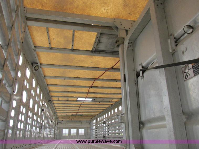 image for item I8889 2001 Wilson PSAL-303P aluminum livestock trailer