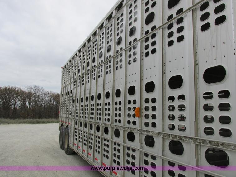 image for item I8890 1999 Wilson PSAL-303P aluminum livestock trailer