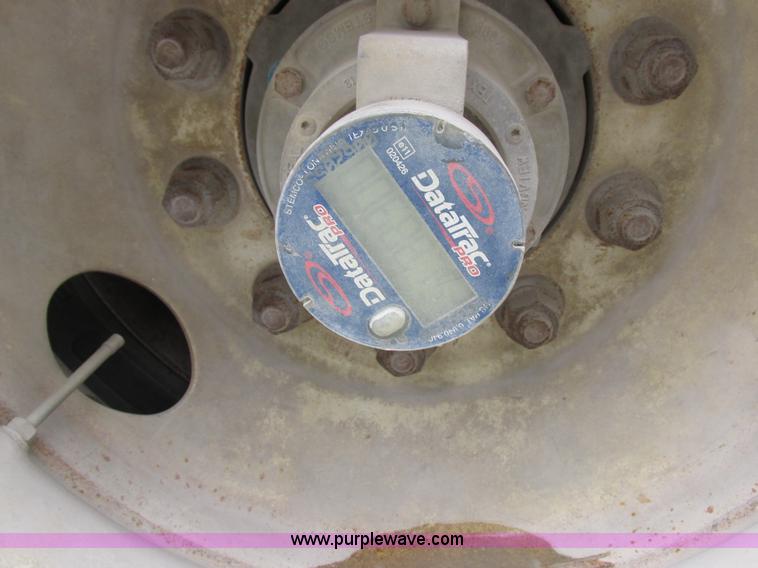 image for item I8890 1999 Wilson PSAL-303P aluminum livestock trailer